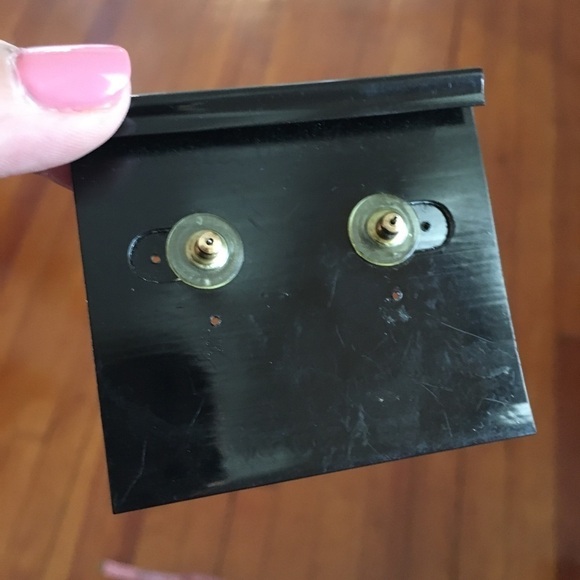 Vintage Woven Gold Tone Earrings - Picture 3 of 3